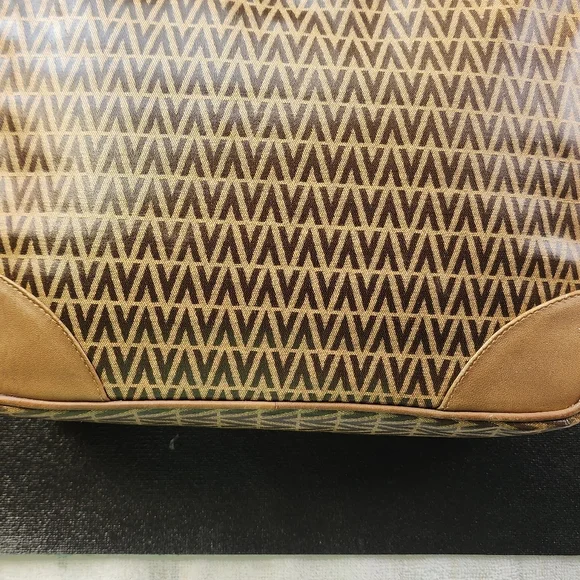 Mario Valentino vintage crossbody bag GUC - Picture 4 of 16